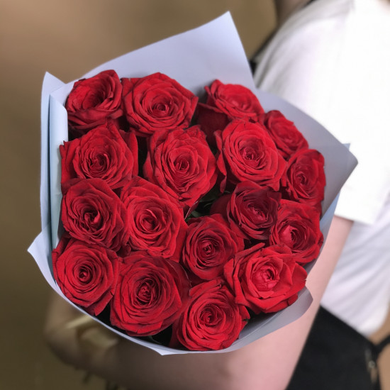 Розы Букет из 17 красных роз (40 см)