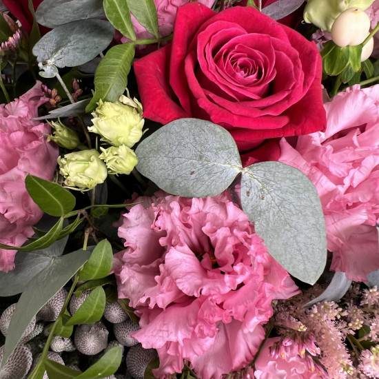 Цветы в корзине Корзина с цветами Кантата 