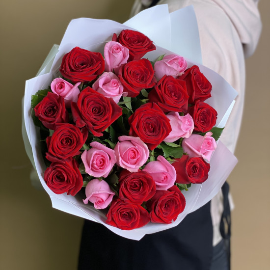 Букеты из роз Букет из 25 роз (80 см)
